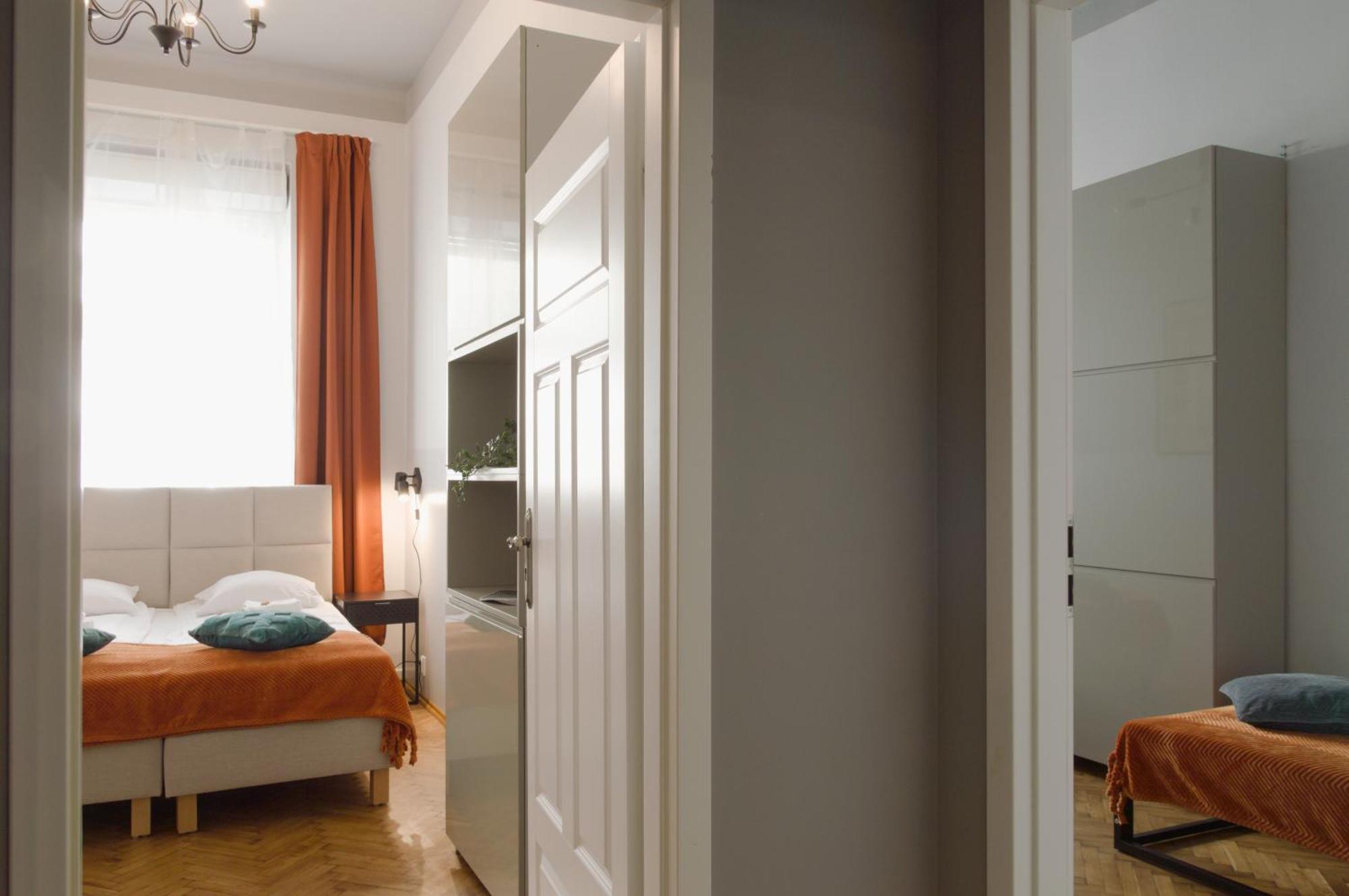 Apartments Wroblewskiego Street Красков Екстериор снимка