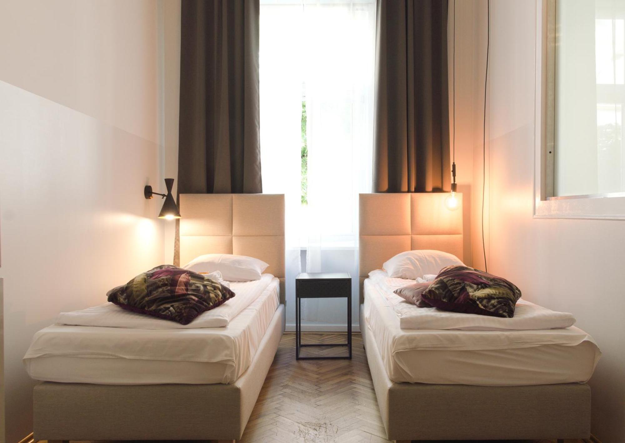 Apartments Wroblewskiego Street Красков Екстериор снимка