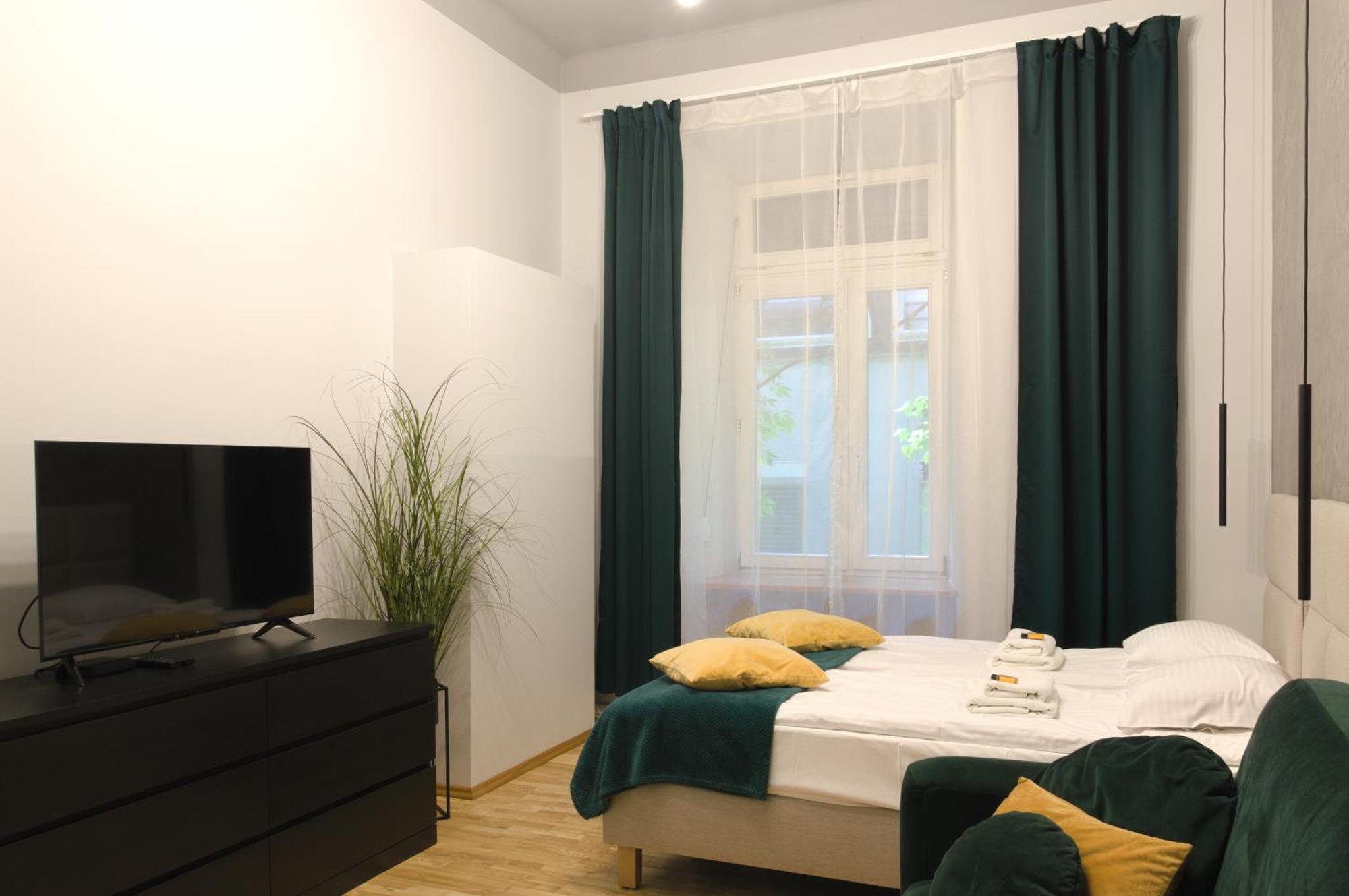 Apartments Wroblewskiego Street Красков Екстериор снимка